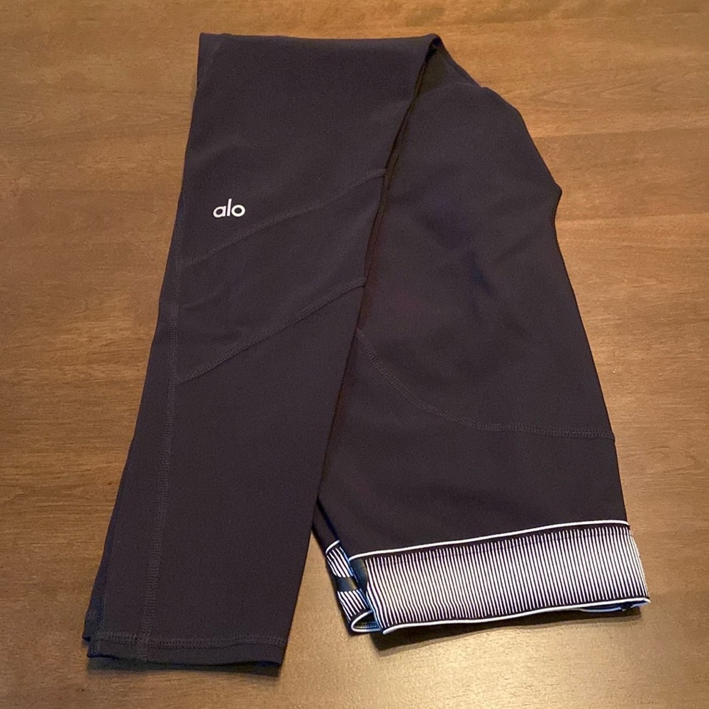 Alo Yoga Velocity Legging View 5